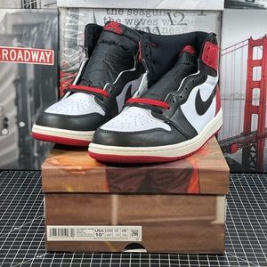 Air Jordan 1 High OG Black Toe Reimagined DZ5485-106 Men’s Size 10.5 NEW